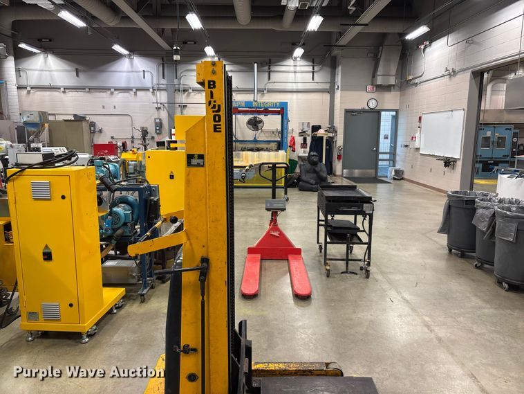 image for item EO4264 Big Joe 1518-T9 vertical lift