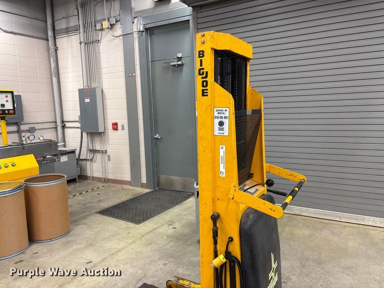 image for item EO4264 Big Joe 1518-T9 vertical lift