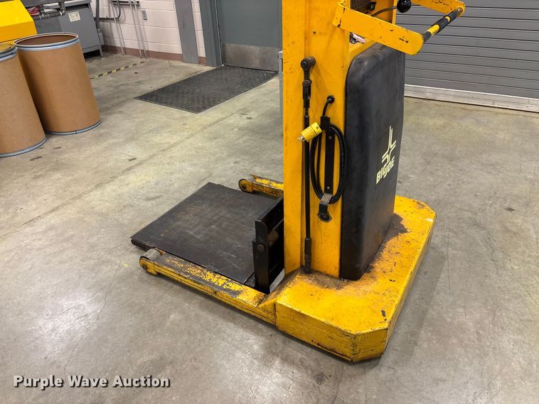 image for item EO4264 Big Joe 1518-T9 vertical lift