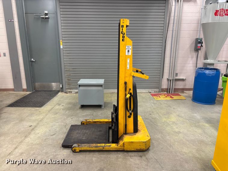 image for item EO4264 Big Joe 1518-T9 vertical lift