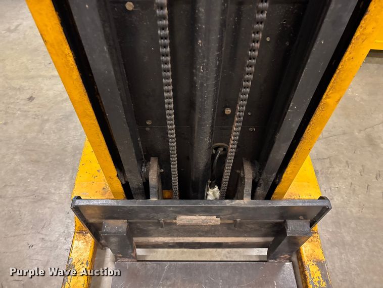 image for item EO4264 Big Joe 1518-T9 vertical lift