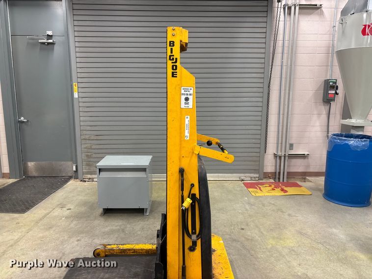 image for item EO4264 Big Joe 1518-T9 vertical lift