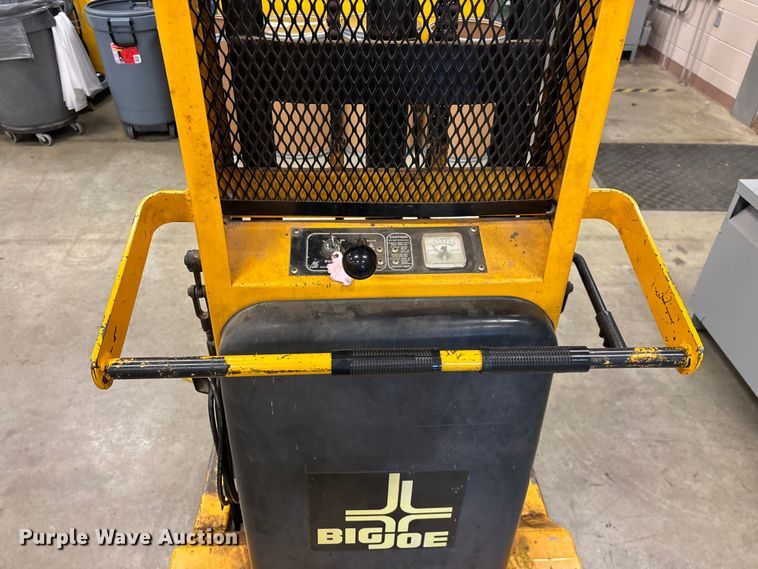 image for item EO4264 Big Joe 1518-T9 vertical lift