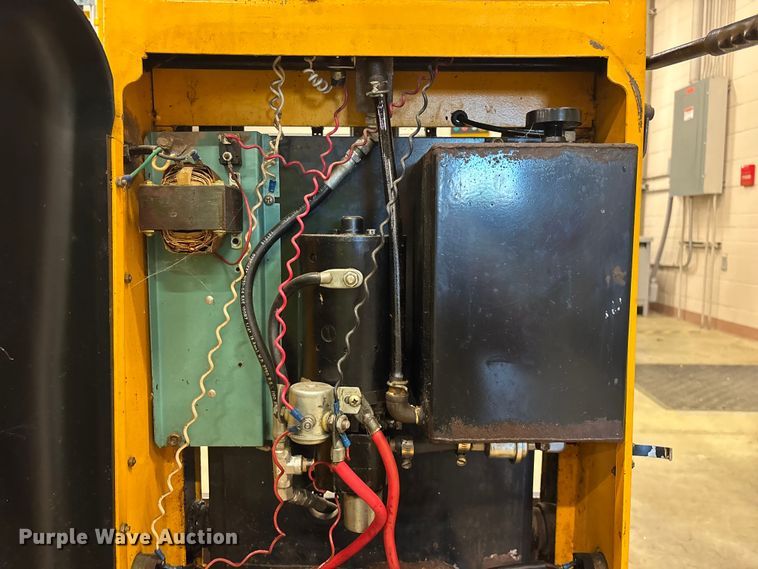 image for item EO4264 Big Joe 1518-T9 vertical lift
