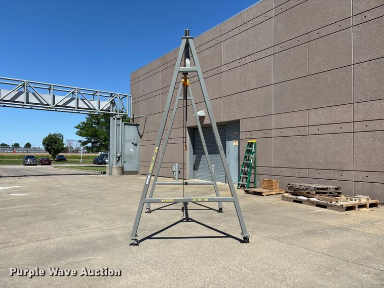 image for item EO4266 A frame hoise