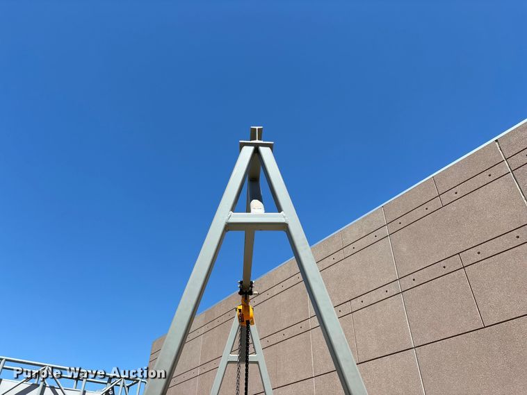image for item EO4266 A frame hoise