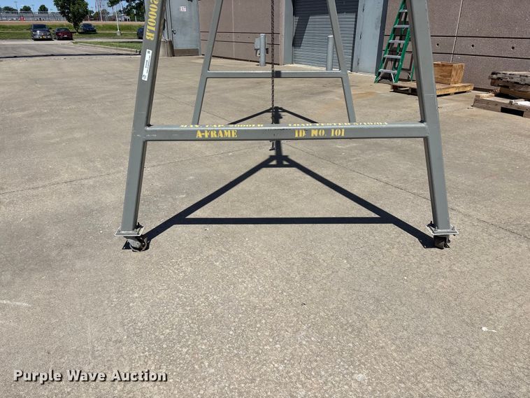 image for item EO4266 A frame hoise