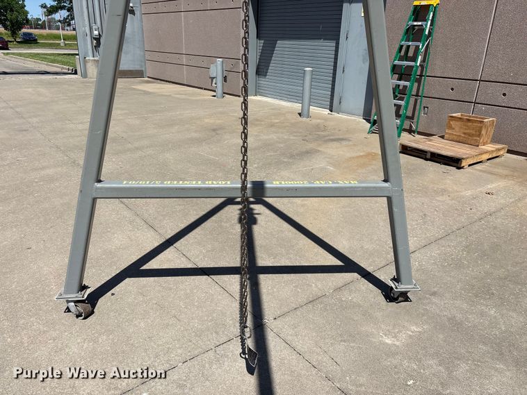image for item EO4266 A frame hoise