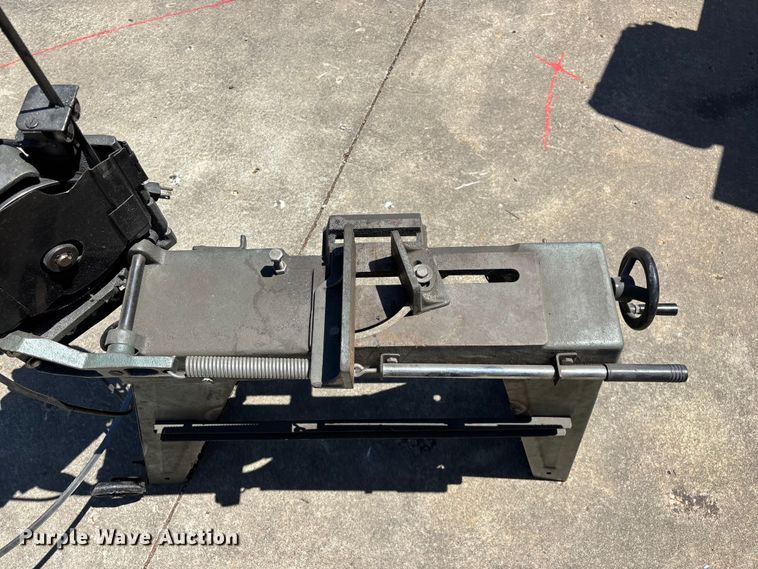 image for item EO4270 Enco 137-3150 metal cutting band saw