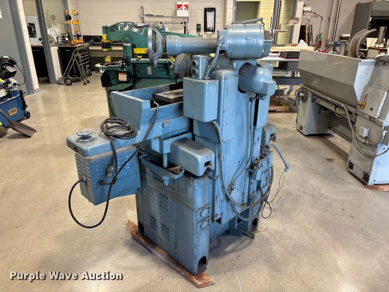 image for item EO4277 DoAll D-6 grinder