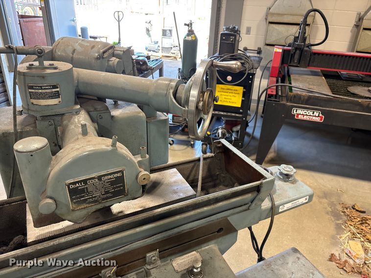 image for item EO4277 DoAll D-6 grinder