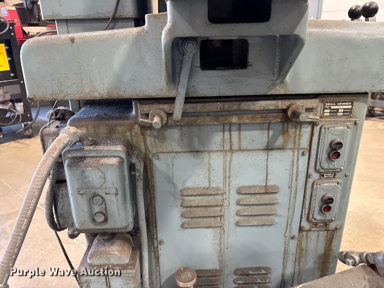 image for item EO4277 DoAll D-6 grinder
