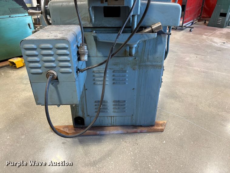 image for item EO4277 DoAll D-6 grinder