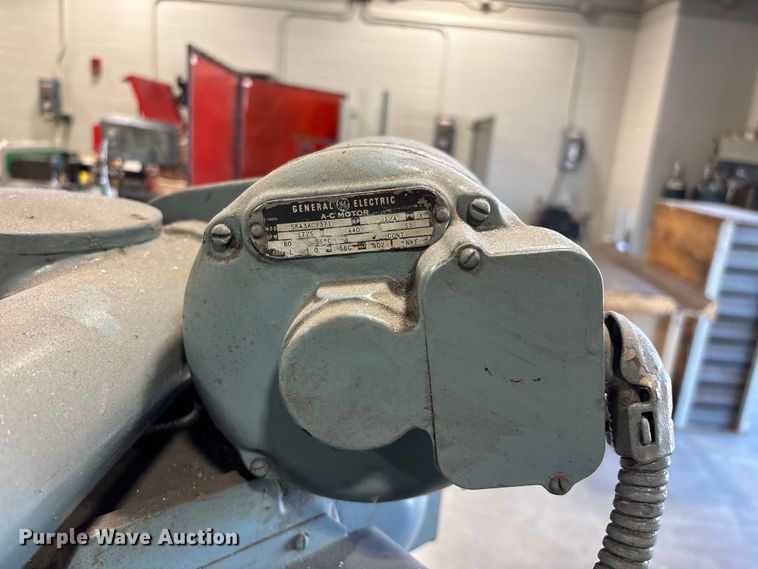image for item EO4277 DoAll D-6 grinder
