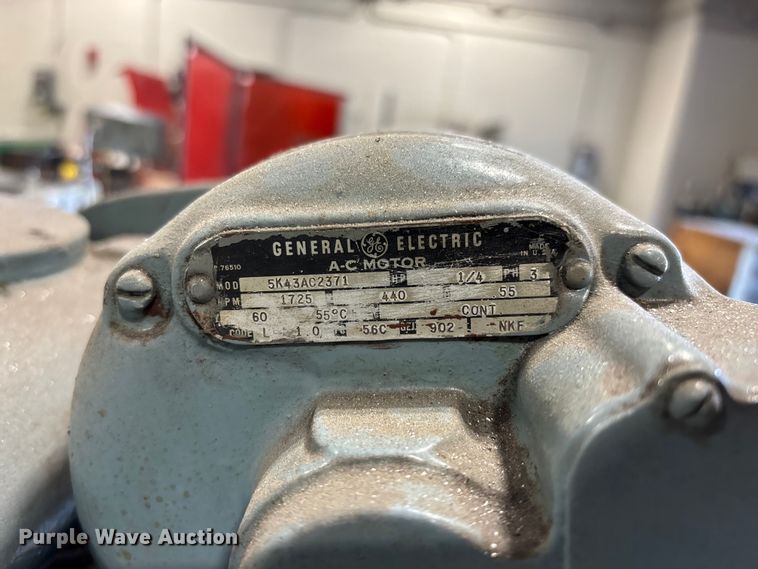 image for item EO4277 DoAll D-6 grinder