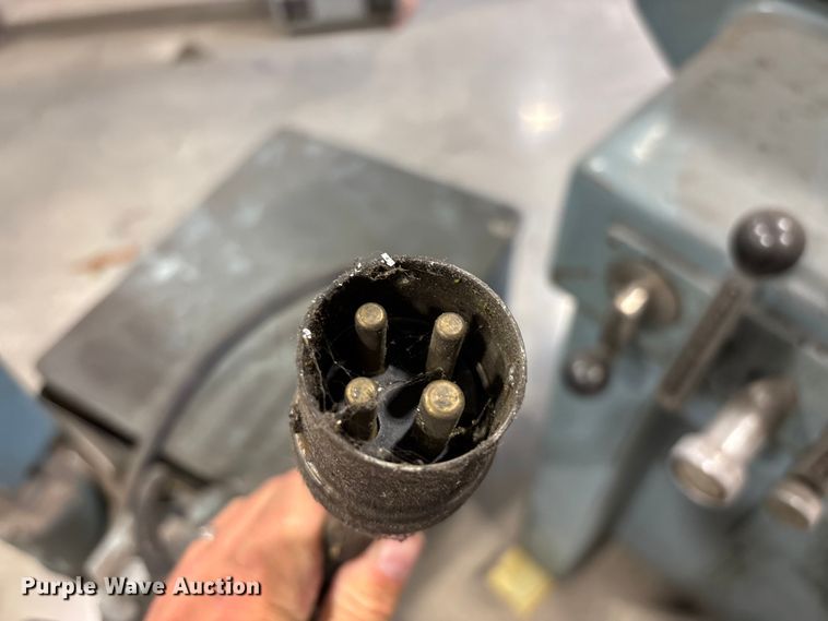 image for item EO4277 DoAll D-6 grinder