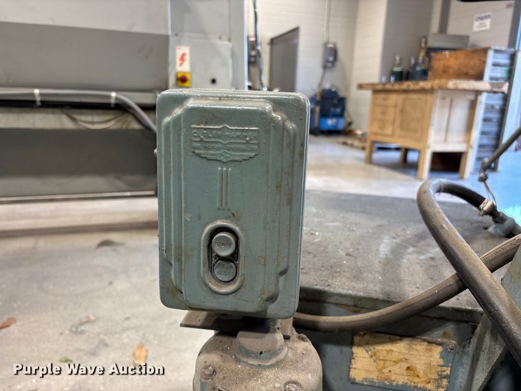 image for item EO4277 DoAll D-6 grinder