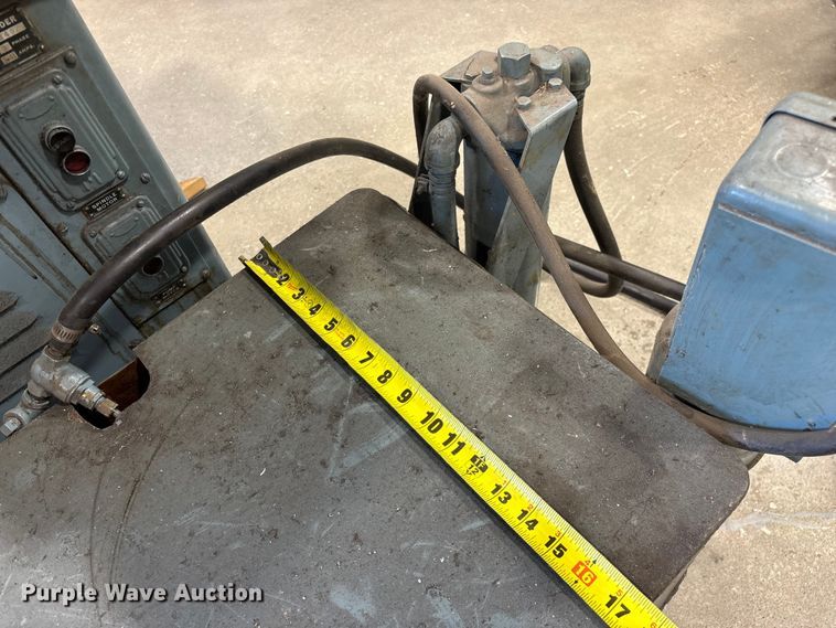image for item EO4277 DoAll D-6 grinder