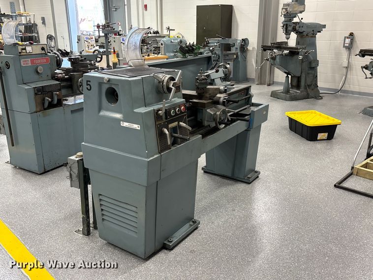 image for item EO4279 Clausing 1301 lathe
