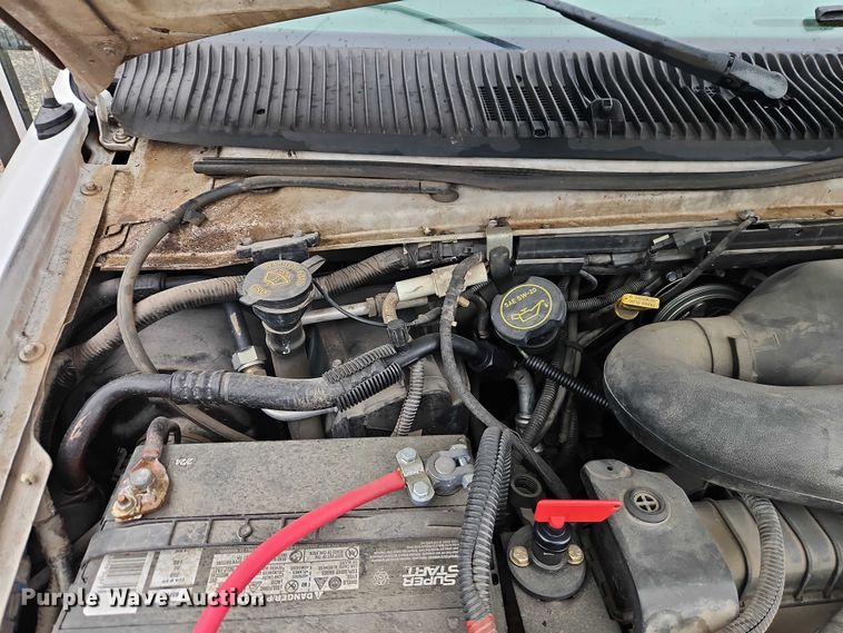 image for item EO7327 2005 Ford E450 shuttle bus