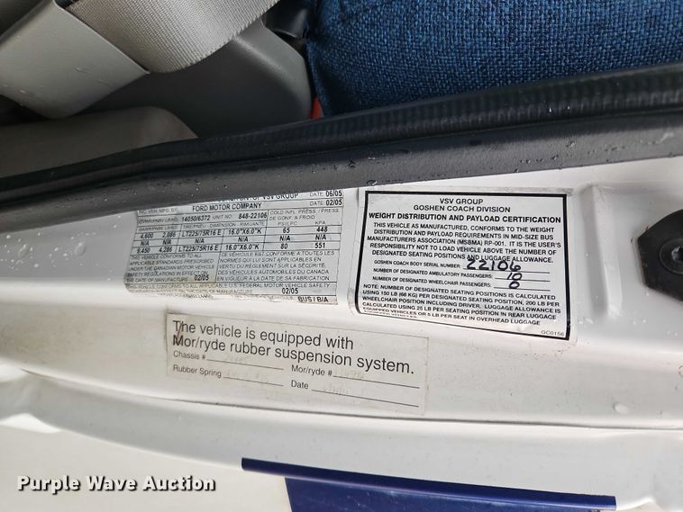 image for item EO7327 2005 Ford E450 shuttle bus