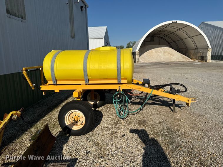 image for item ER0464 sprayer trailer