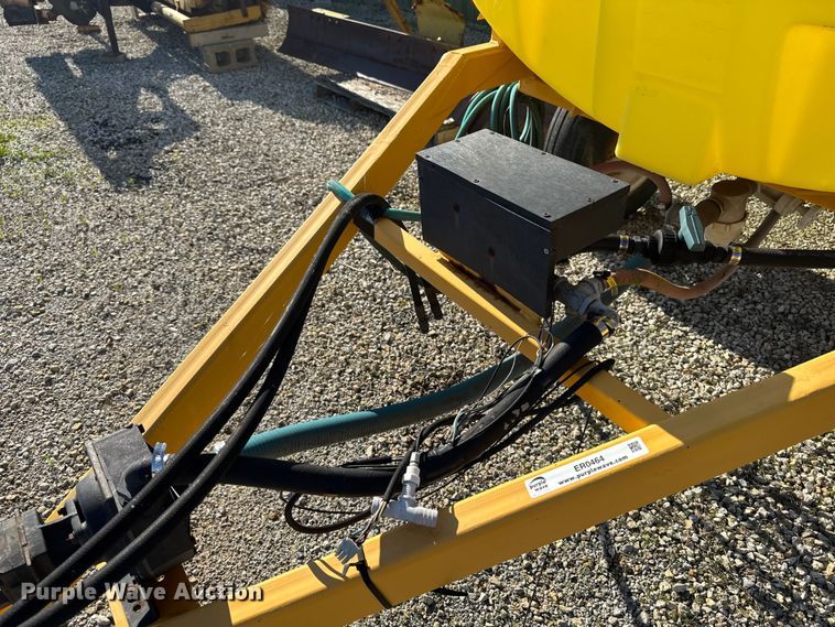 image for item ER0464 sprayer trailer