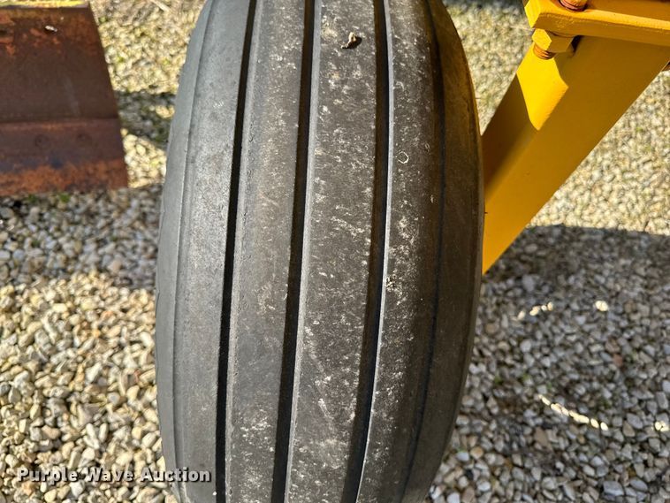 image for item ER0464 sprayer trailer