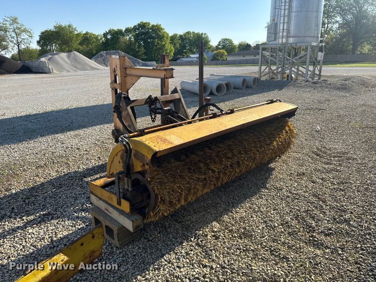 image for item ER0466 Truck mounted broom