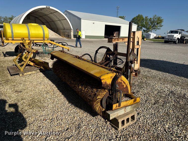 image for item ER0466 Truck mounted broom