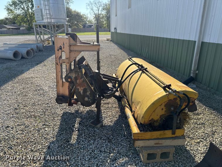 image for item ER0466 Truck mounted broom