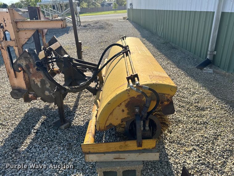image for item ER0466 Truck mounted broom