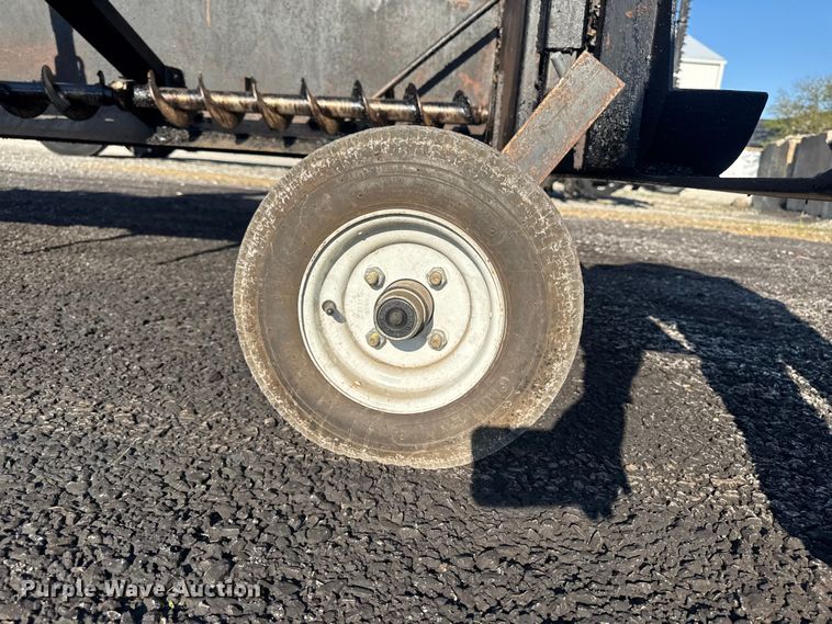 image for item ER0467 Pave-A-Lot trailer mounted asphalt paver and grader