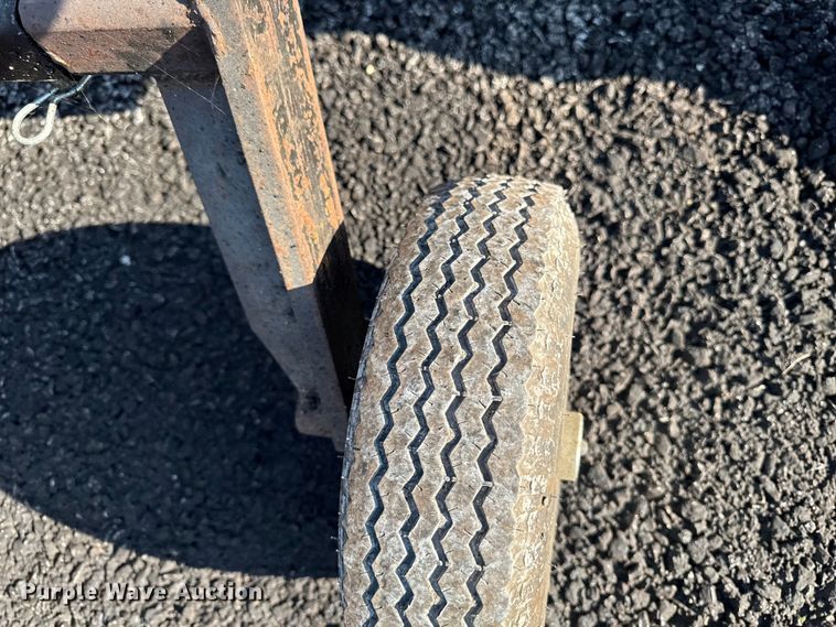 image for item ER0467 Pave-A-Lot trailer mounted asphalt paver and grader