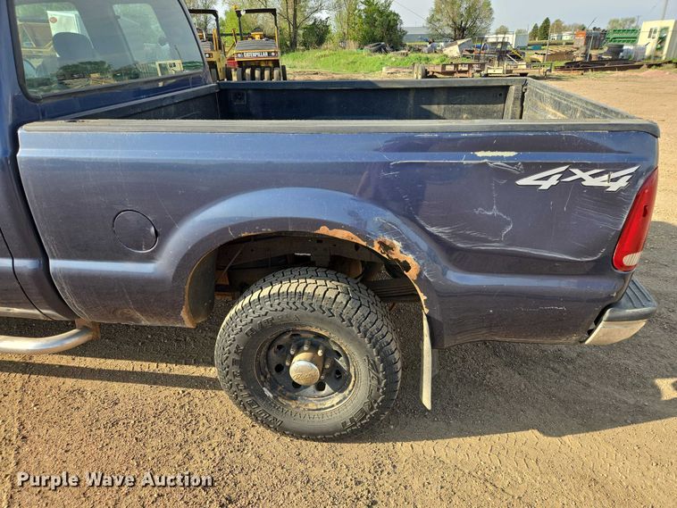 image for item ER1613 2004 Ford F250 Super Duty Ext. Cab pickup truck