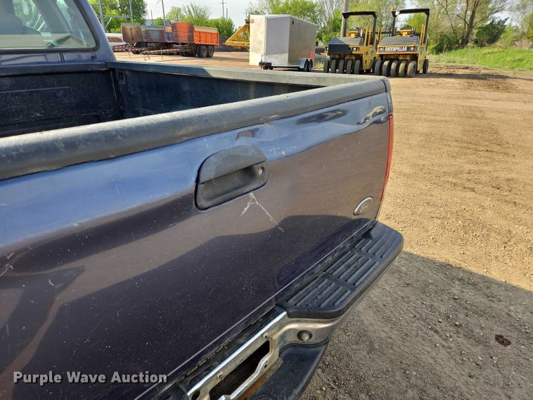 image for item ER1613 2004 Ford F250 Super Duty Ext. Cab pickup truck