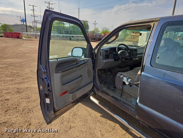 image for item ER1613 2004 Ford F250 Super Duty Ext. Cab pickup truck