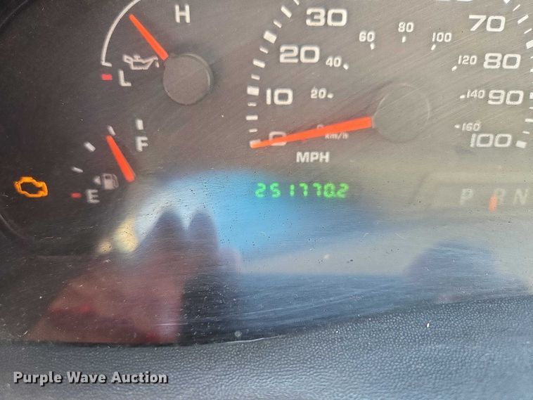 image for item ER1613 2004 Ford F250 Super Duty Ext. Cab pickup truck