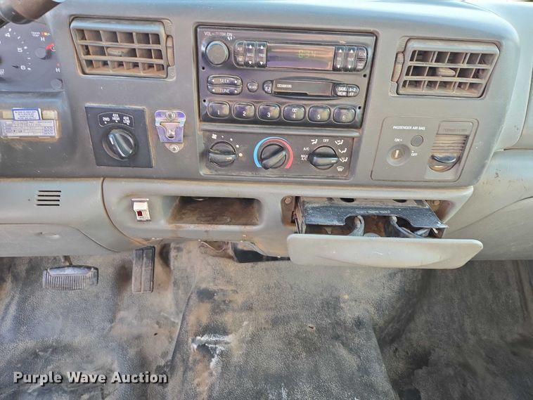 image for item ER1613 2004 Ford F250 Super Duty Ext. Cab pickup truck