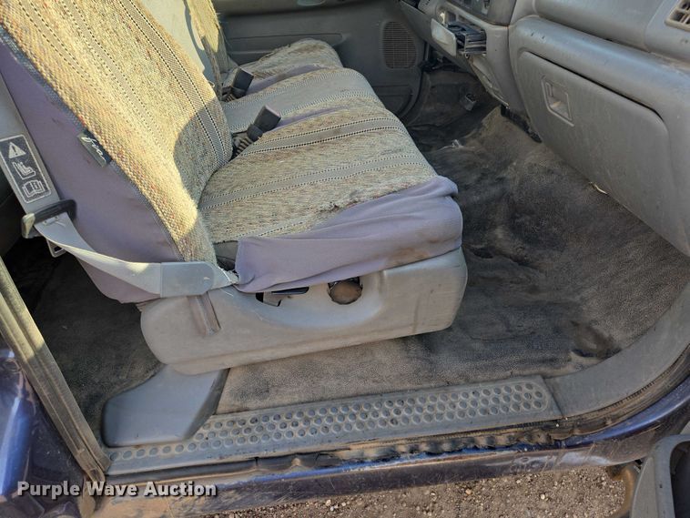 image for item ER1613 2004 Ford F250 Super Duty Ext. Cab pickup truck