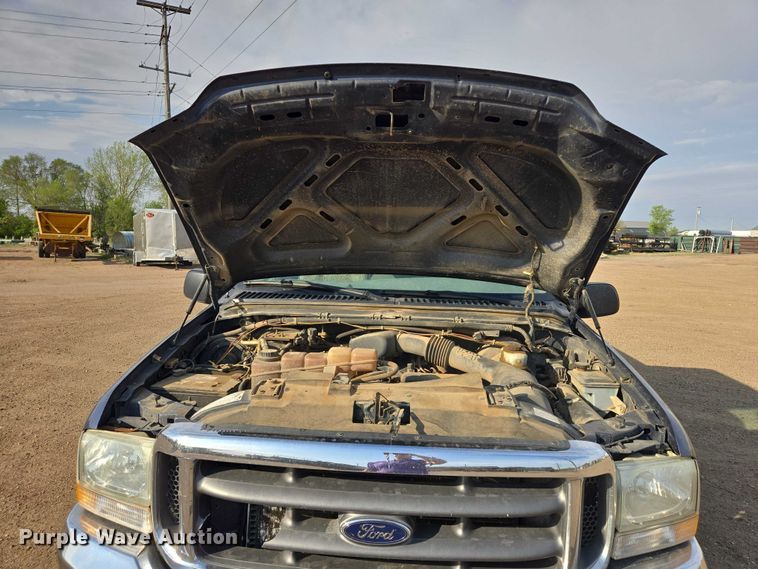 image for item ER1613 2004 Ford F250 Super Duty Ext. Cab pickup truck