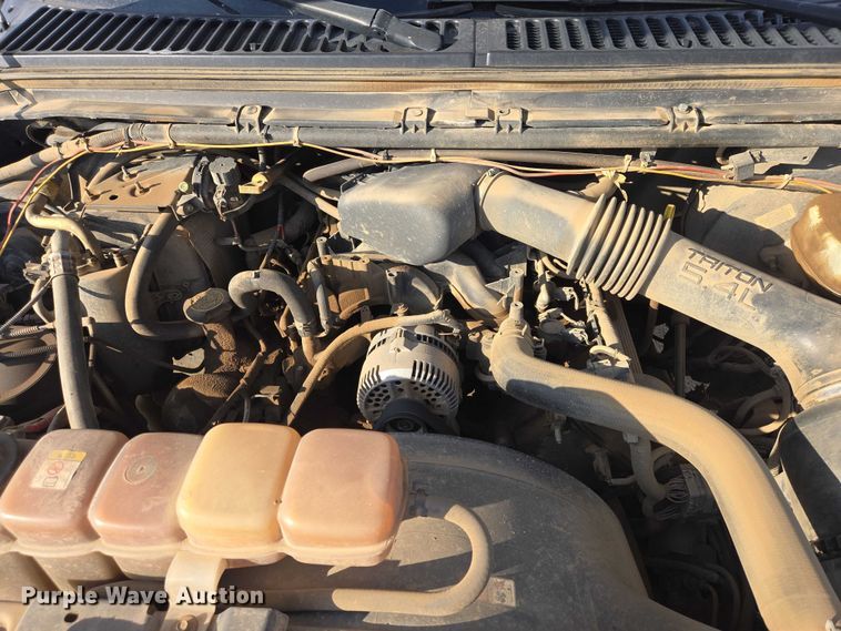 image for item ER1613 2004 Ford F250 Super Duty Ext. Cab pickup truck