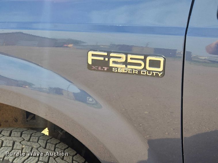 image for item ER1613 2004 Ford F250 Super Duty Ext. Cab pickup truck