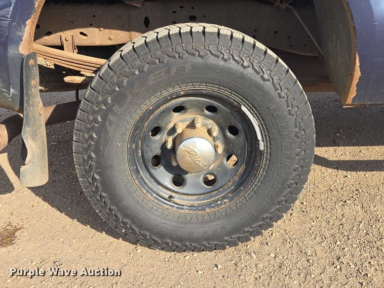 image for item ER1613 2004 Ford F250 Super Duty Ext. Cab pickup truck