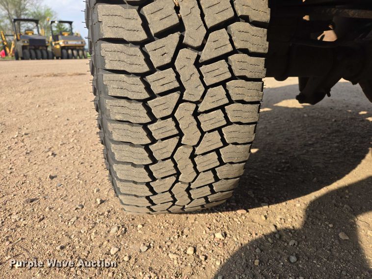 image for item ER1613 2004 Ford F250 Super Duty Ext. Cab pickup truck