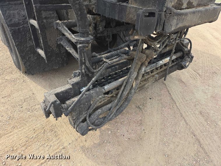 image for item ER1615 1999 International 2554 oil distributor truck