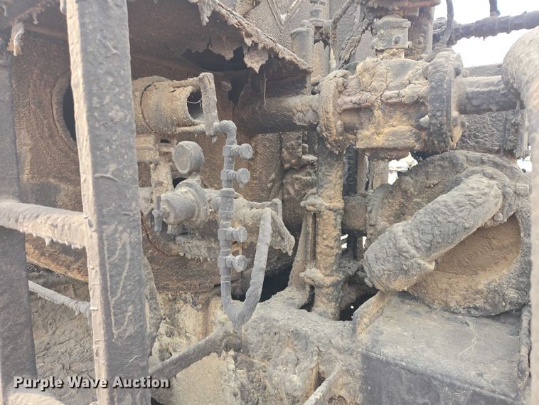 image for item ER1615 1999 International 2554 oil distributor truck