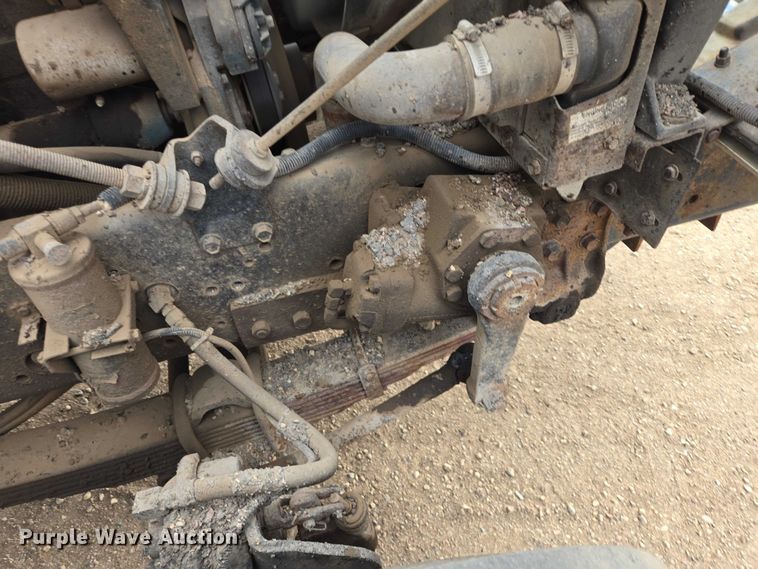 image for item ER1615 1999 International 2554 oil distributor truck
