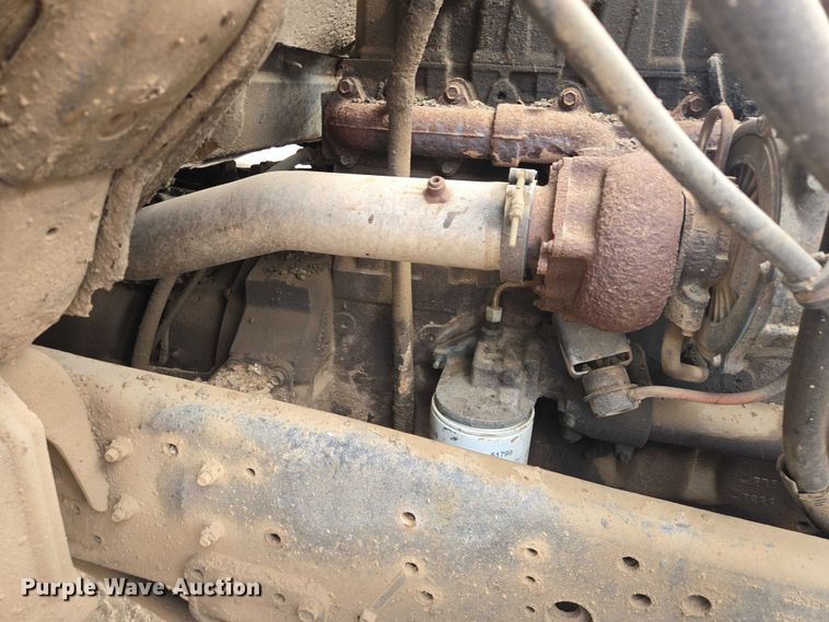 image for item ER1615 1999 International 2554 oil distributor truck