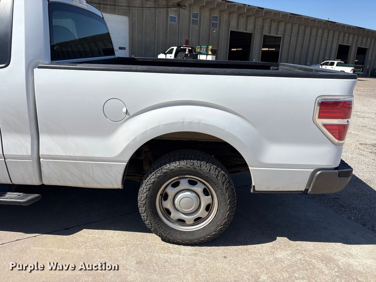 image for item ET6145 2011 Ford F150 XL pickup truck